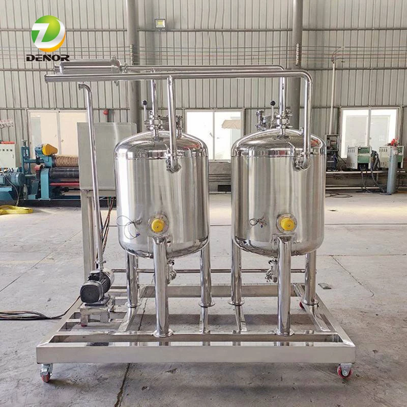 Portable pipeline cleaning machine